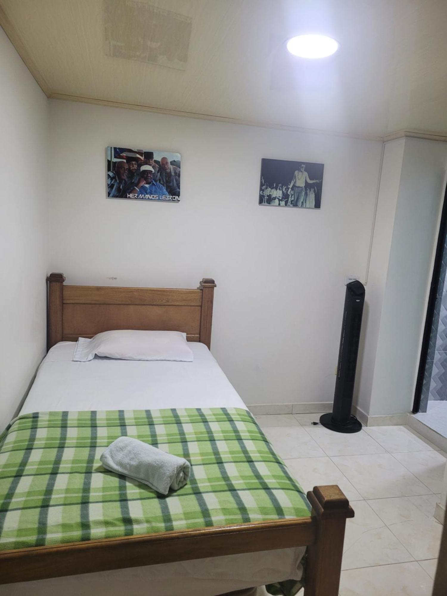 Hotel San Vicente 메딜린 외부 사진